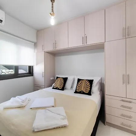 Birds Apartment - Shared Pool Access Apartman