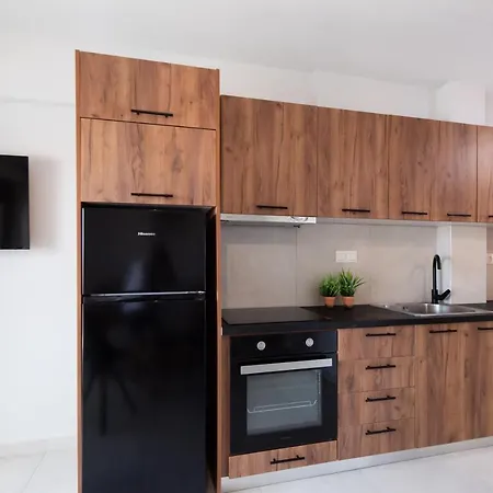 Birds Apartment - Shared Pool Access Apartman