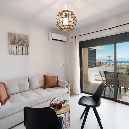 Birds Apartment - Shared Pool Access Apartman Nikiána